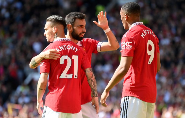 Man United defeated Wolves 2-0 moving closer to champions league position